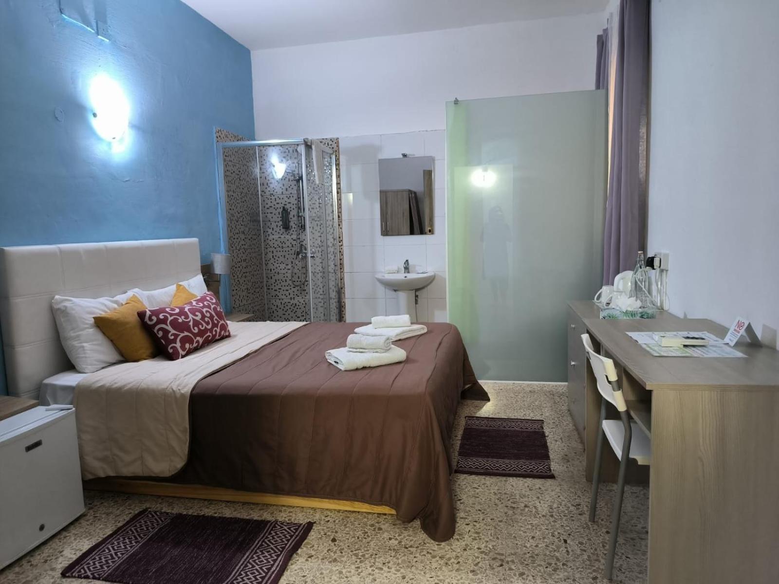 Tarona 3*