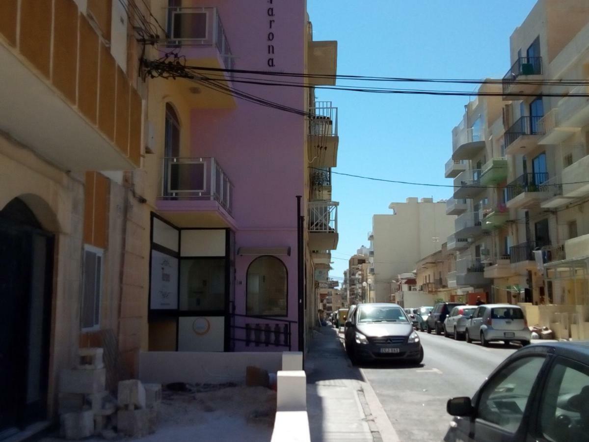 Tarona 3*
