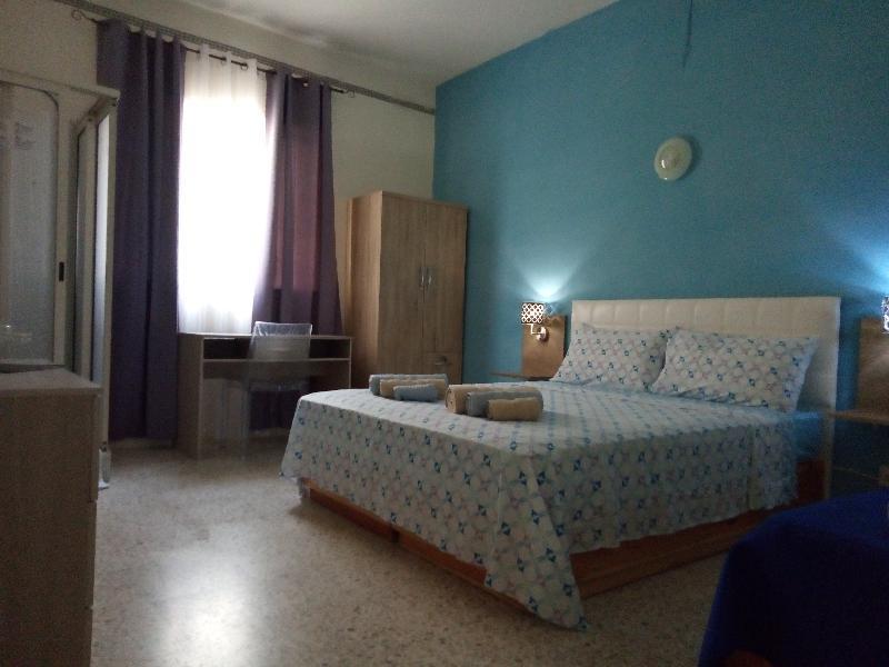 Tarona 3*